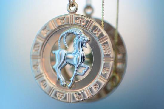 摩羯座女生性格可怕之处(冷酷无情的背后隐着什么)