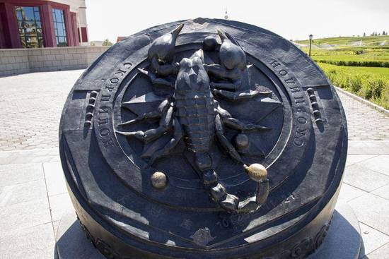 天蝎座几月几日出生的(性格特点解析)