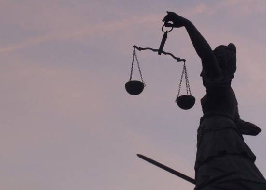 天秤男认定你的三个阶段(如何让他对你刮目相看)