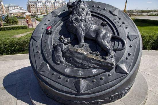 狮子座男生与什么女生最配(寻找最佳星座配对)