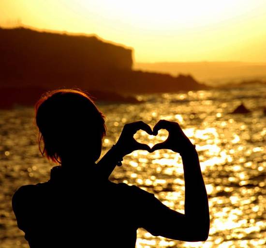 怎么算两个人有没有缘分(探寻爱情的奥秘)