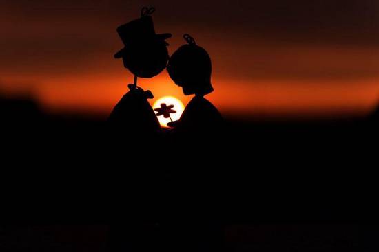 96年出生女孩最佳婚配(寻找完美伴侣年龄、性格、家庭背景都要匹配)