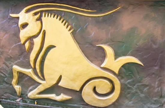 摩羯座和巨蟹座配吗闺蜜(星座不是问题真正的友谊永恒)