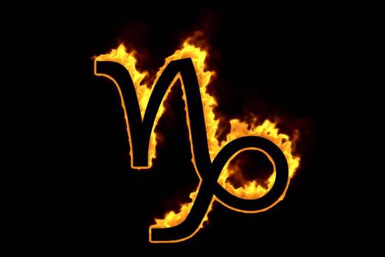 摩羯男分手后还爱的表现(如何判断他是否还爱你)