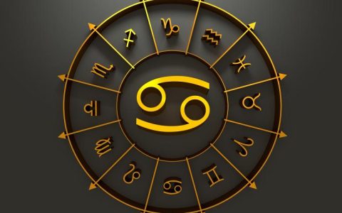 怎样试探巨蟹男喜不喜欢你(探秘巨蟹男心思掌握情感线索)